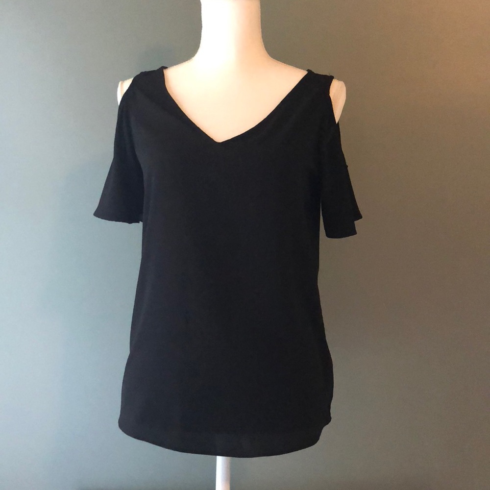 Cutout shoulder blouse